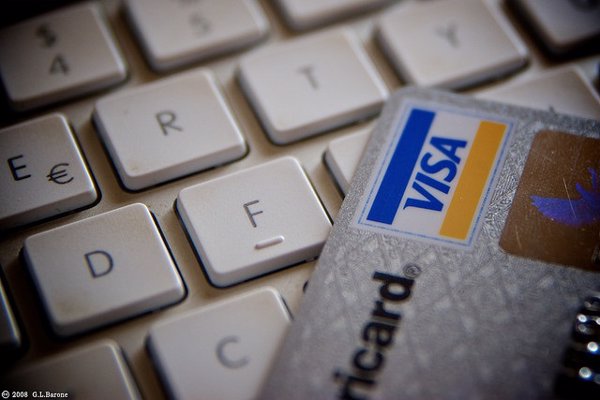 Usar tarjetas de crédito caducadas para compras 'online', la nueva técnica de los estafadores