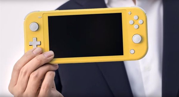 Nintendo recuerda a los usuarios de Switch que no introduzcan objetos extraños en la ranura para tarjetas de juego