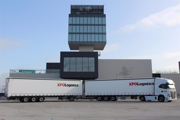 XPO Logistics presenta su primer dúotrailer y anuncia un proyecto piloto en España