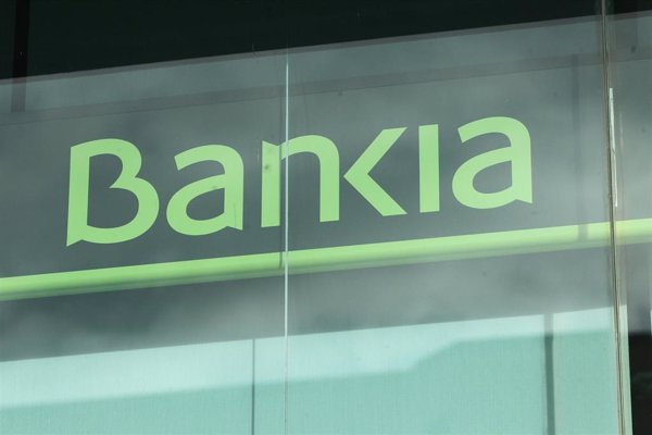 Las acciones de Bankia se dan la vuelta y suben un 0,75% en la jornada de presentación de resultados