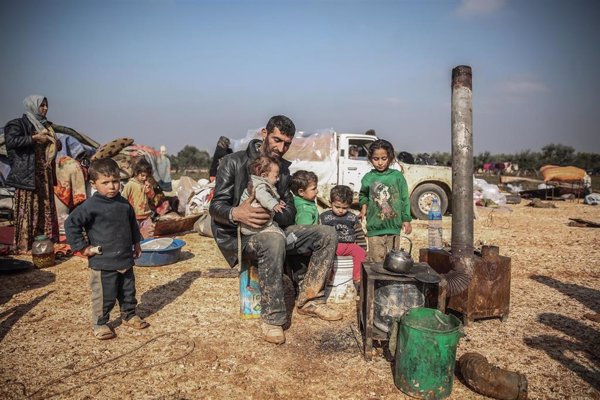 La ofensiva sobre Idlib deja ya más de 800.000 desplazados, el 60% niños