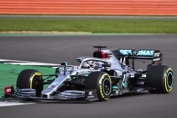 Mercedes presenta el W11 con el que buscarán su séptimo Mundial consecutivo