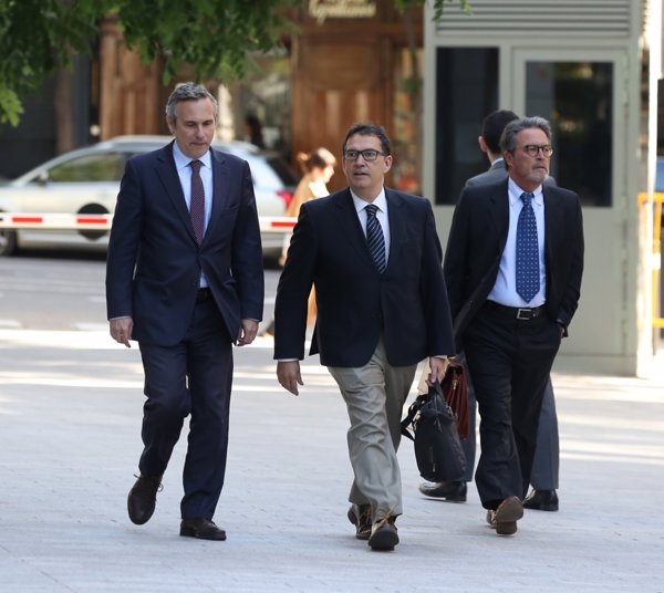 La Fiscalía se querella contra el jefe de la oficina de Puigdemont por presunta malversación
