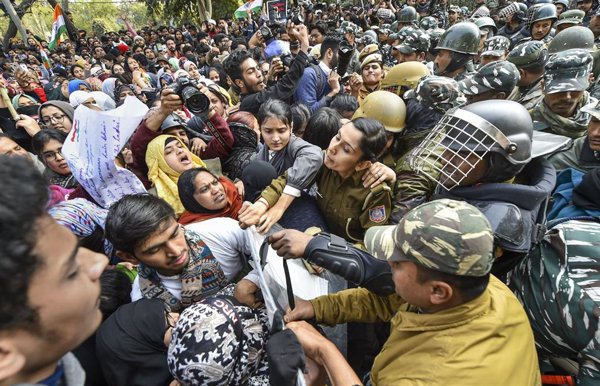 Las protestas del lunes por la ley de ciudadanía en India se saldan con siete muertos y un centenar de heridos