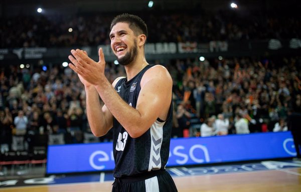 El Unicaja le arrebata al Bilbao Basket al alero francés Axel Bouteille
