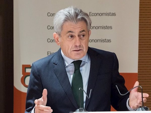El Consejo General de Economistas aboga por subir el IVA al 23% y bajar cotizaciones