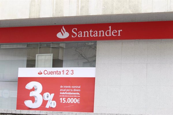 Fitch empeora su opinión sobre los ratings de los bancos españoles por el impacto del coronavirus