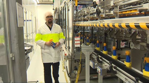 Coronavirus- La fábrica de Nivea en Tres Cantos produce y dona 5.000 botellas diarias de soluciones hidroalcohólicas