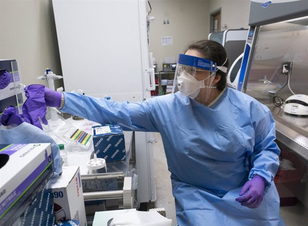 EEUU autoriza el uso de un test de coronavirus que da el resultado en 15 minutos