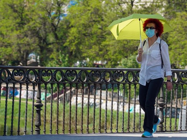 El sábado será caluroso en toda España y la AEMET avisa por riesgo a Sevilla, que llegará a 38ºC y por oleaje a Gerona