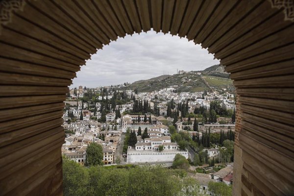 La Alhambra de Granada no reabrirá al público el próximo lunes aunque comience la fase 2
