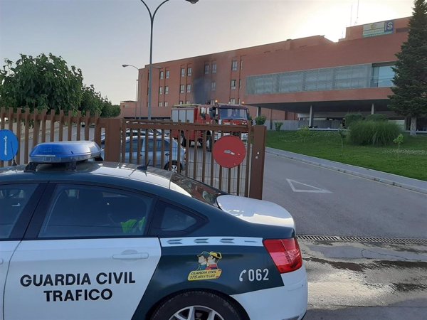 Controlado el incendio en el Hospital de Hellín (Albacete)