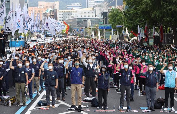 Corea del Sur experimenta un nuevo rebrote tras un contagio grupal en una empresa en el norte del país