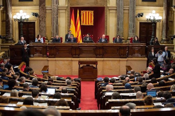 El Parlamento catalán acuerda no subir el sueldo de los diputados el 1,1% previsto