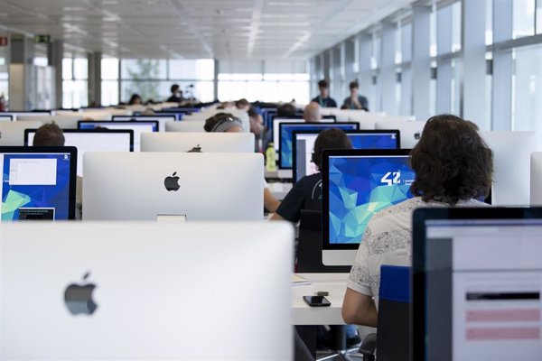 Telefónica reabre el campus de programación 42 Madrid con rigurosas medidas de seguridad e higiene
