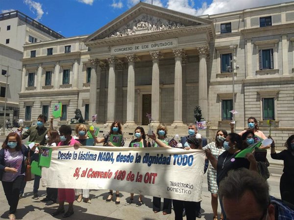 Más de 27.400 empleadas de hogar solicitaron en mayo el subsidio extraordinario por el coronavirus, según el Gobierno