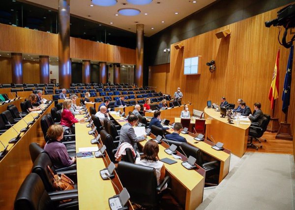 Gobierno y PP acercan posiciones sobre las conclusiones en Sanidad y UE, pero hay distancia en economía