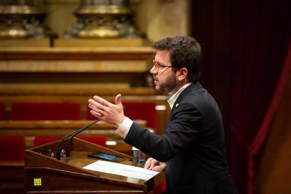 Aragonès pide colaboración a PSC y comunes para aumentar el objetivo de déficit