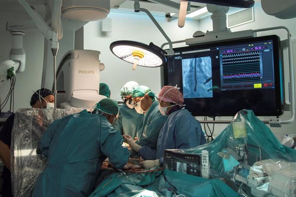 El Instituto del Corazón Quirónsalud Teknon implanta por primera vez un marcapasos sin cables