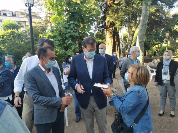 Rajoy erige a Feijóo en el candidato de la 