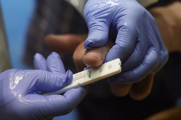 Euskadi registra un fallecido, además de 15 nuevos positivos por PCR y 68 por test rápido