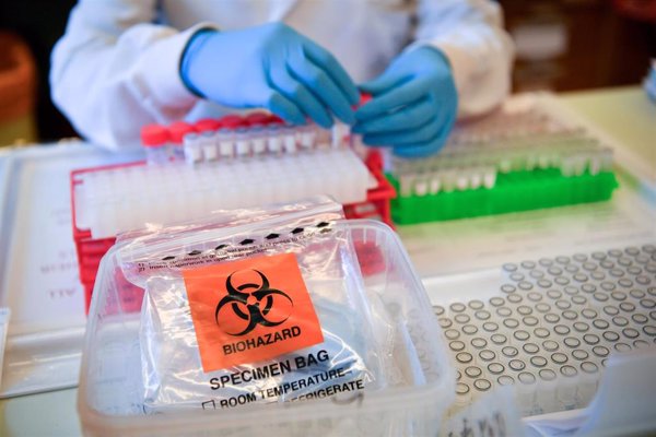 Tanzania cierra la mayoría de los centros de atención ante el coronavirus citando un descenso de casos