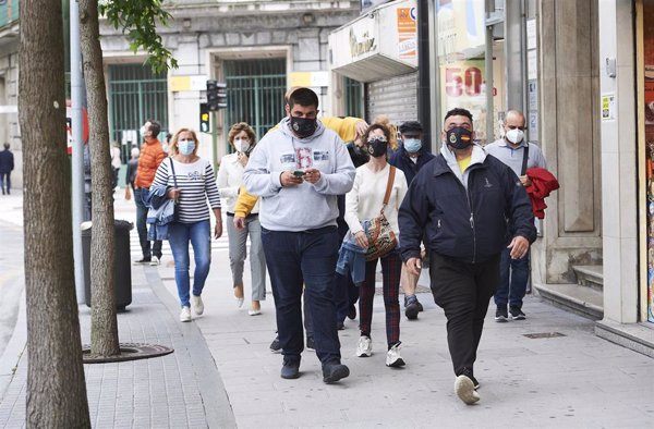 Cantabria estudia decretar el uso obligatorio de mascarilla, aunque la decisión aún no es firme