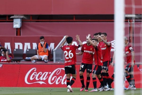 (Crónica) Banega acerca al Sevilla a la 'Champions' y el Mallorca cree en la salvación
