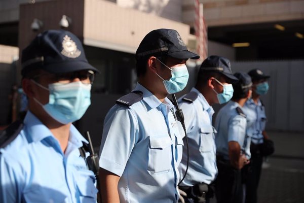 Detenidas siete personas en relación al apuñalamiento de un policía durante las protestas en Hong Kong