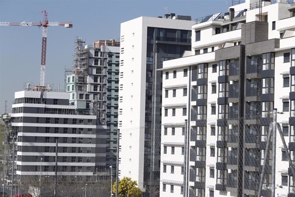El precio de la vivienda usada descendió casi un 1% en el segundo trimestre, según Hogaria