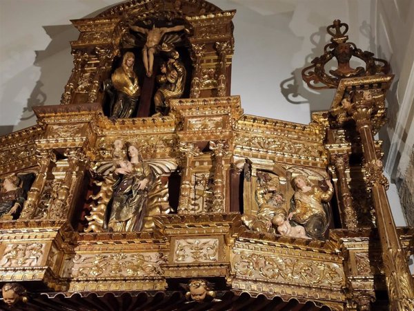 Concluye la restauración del retablo de la Epifanía de Berruguete de la iglesia de Santiago de Valladolid