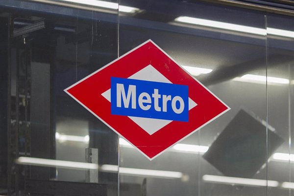 Cvirus-Vigilante de Metro de Madrid denuncia que un hombre trató de empujarle a las vías al pedirle que usara mascarilla