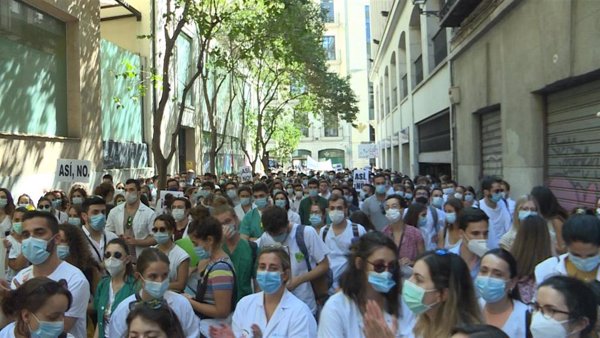 Los médicos valencianos piden fortalecer el trabajo, el sueldo y la formación de los MIR