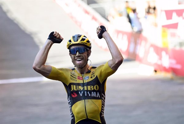 Wout van Aert se saca la espina de la Strade Bianche