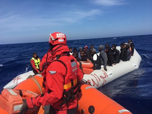 Cae más de un 38% la llegada de migrantes a España en los primeros siete meses, pero en Canarias crece un 454% por mar
