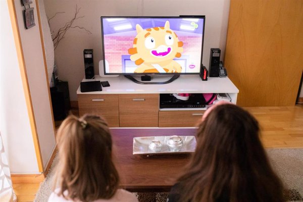 Los españoles consumieron en junio una media diaria de 5 horas y 10 minutos de contenido audiovisual, según un estudio