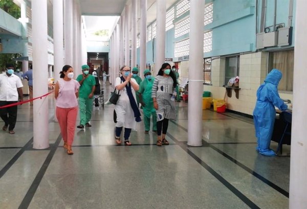 Anna Ferrer, dada de alta del Hospital de Bathalapalli (India) tras diez días ingresada por COVID-19