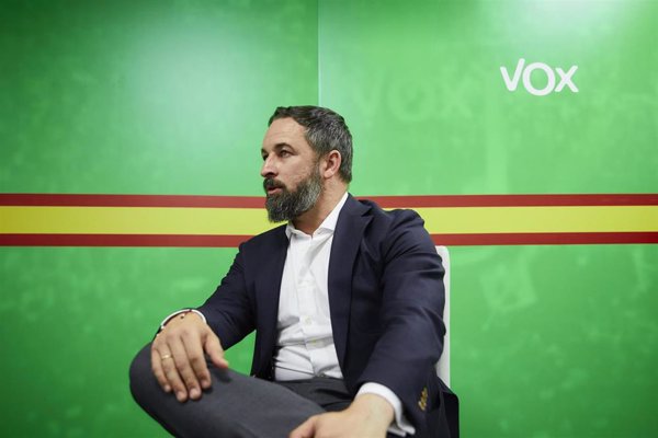 Abascal cree que Sánchez no tiene escrúpulos y no dudará en romper con Podemos y pactar con PP para seguir en Moncloa