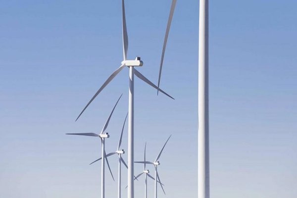 EDPR vende a la lusa Finerge siete parques eólicos terrestres en España por 500 millones