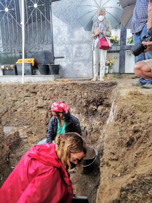 Termina sin éxito la búsqueda de los restos de un sindicalista asesinado por falangistas en A Pobra do Brollón (Lugo)