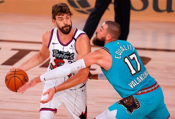 Los Raptors ganan a los Sixers y se medirán a los Nets en los 'playoffs'