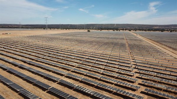 Endesa recibe la declaración de impacto ambiental para dos plantas fotovoltaicas de 50 MW en Extremadura