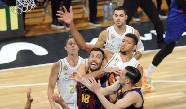 El Real Madrid gana al Barça (72-67) y se lleva la Supercopa Endesa