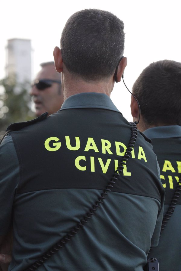 Detenido un conductor en Villaconejos tras recibir un disparo de guardias civiles, a los que intentó arrollar