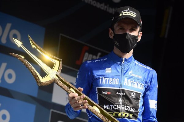 Simon Yates gana la Tirreno Adriático y Ganna se lleva la 'crono'