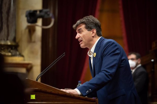 Sabrià (ERC) pide a Torra pactar para 