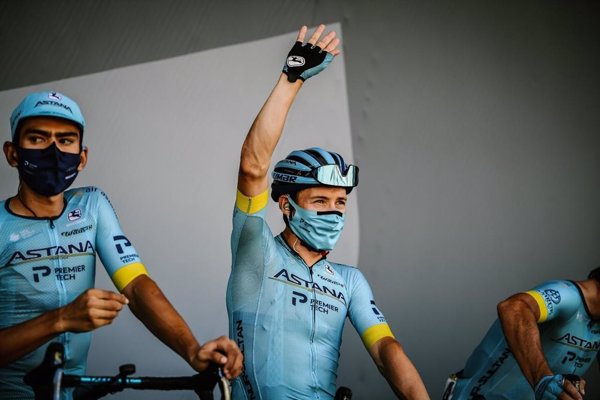 'Superman' López gana en Méribel y Roglic prepara la sentencia final