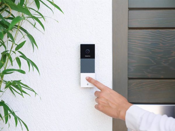 Netatmo permite ver quién está en la puerta de casa mediante videollamada con su nuevo timbre con vídeo inteligente
