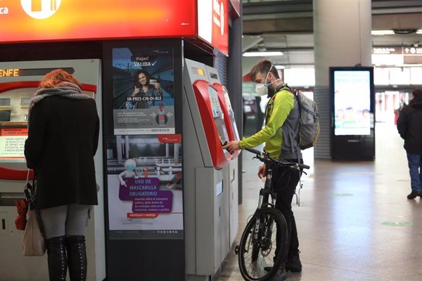 Adif impulsa el aparcamiento de bicicletas en sus estaciones de tren