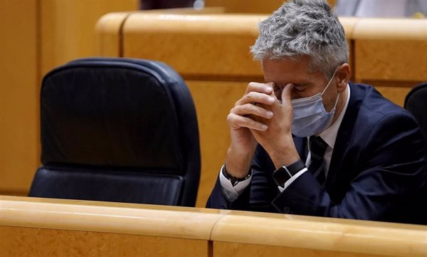 Marlaska culpa al PP de la falta de examinadores de Tráfico y afirma que lo resolverán 